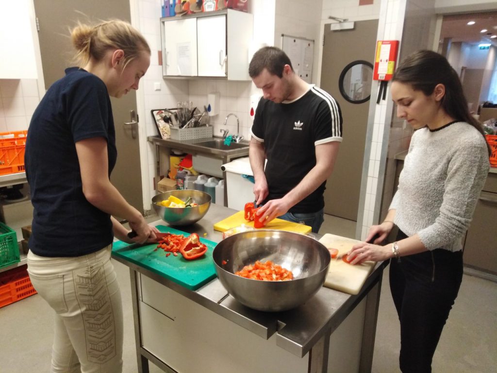 Samen koken bij het Leger des Heils